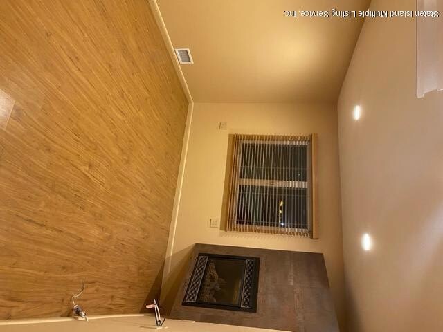 12 Tuttle St unit 1st Fl, Staten Island, NY 10314 - photo 2