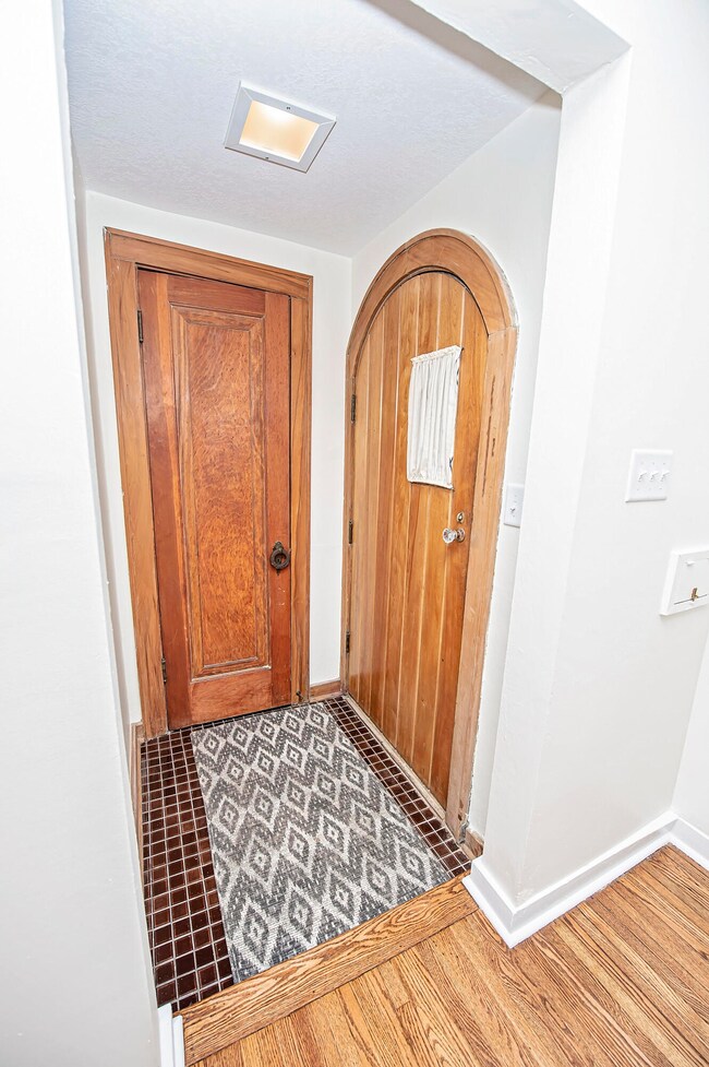1400 S Walnut  (10)
