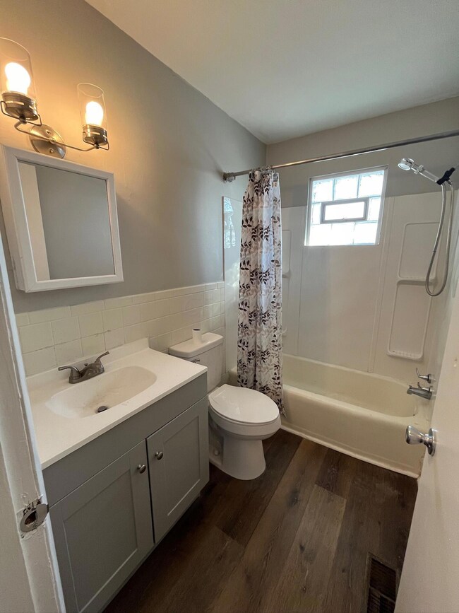 1982 Dunbar Dr unit A, Columbus, OH 43224 - photo 4