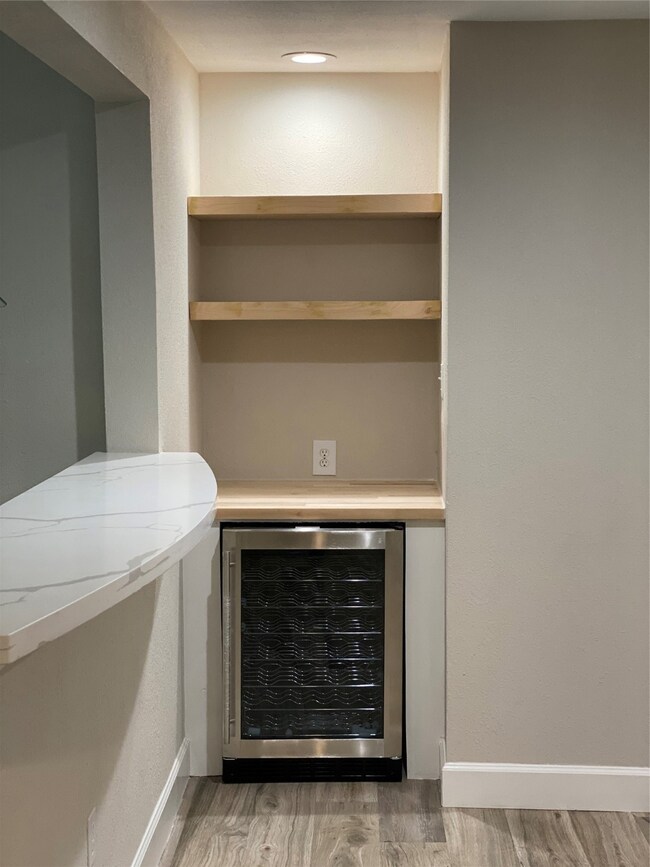 3915 Saratoga Dr, Houston, TX 77088 - photo 6