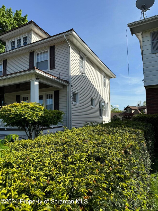 612 Main St, Moosic, PA 18507 - photo 7