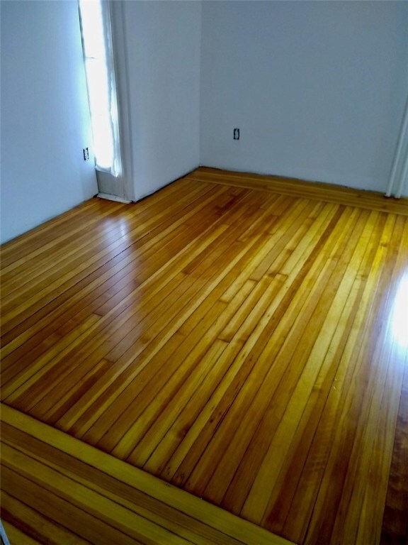 27 Mount Vernon St, Newport, RI 02840 - photo 6