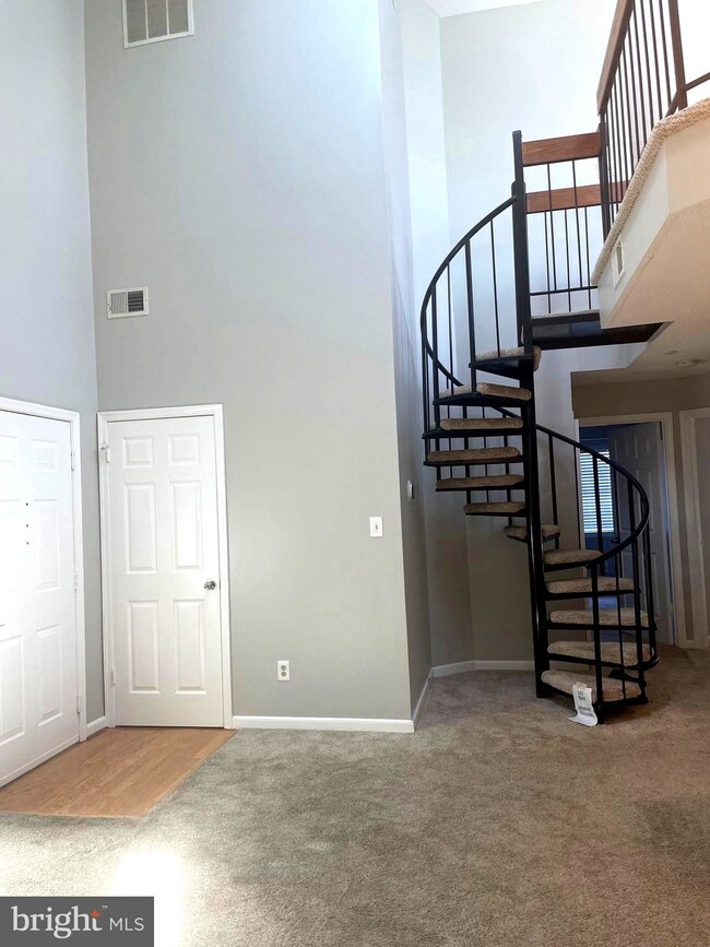 6008F Ellesmere Ct unit F, Alexandria, VA 22315 - photo 4