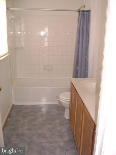 8515 Hillview Rd, Hyattsville, MD 20785 - photo 3