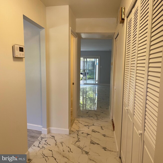 7707 Hyacinth Ct, Laurel, MD 20707 - photo 3