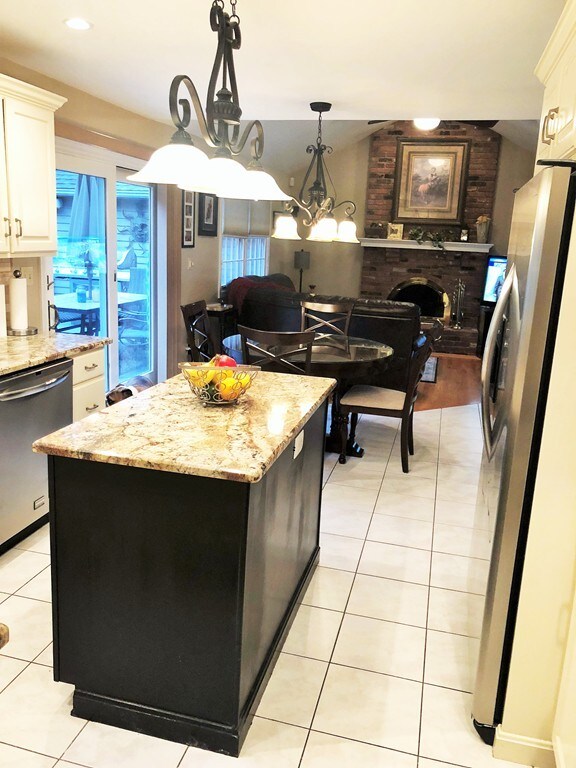 22 Scott Hollow Dr, Holyoke, MA 01040 - photo 5