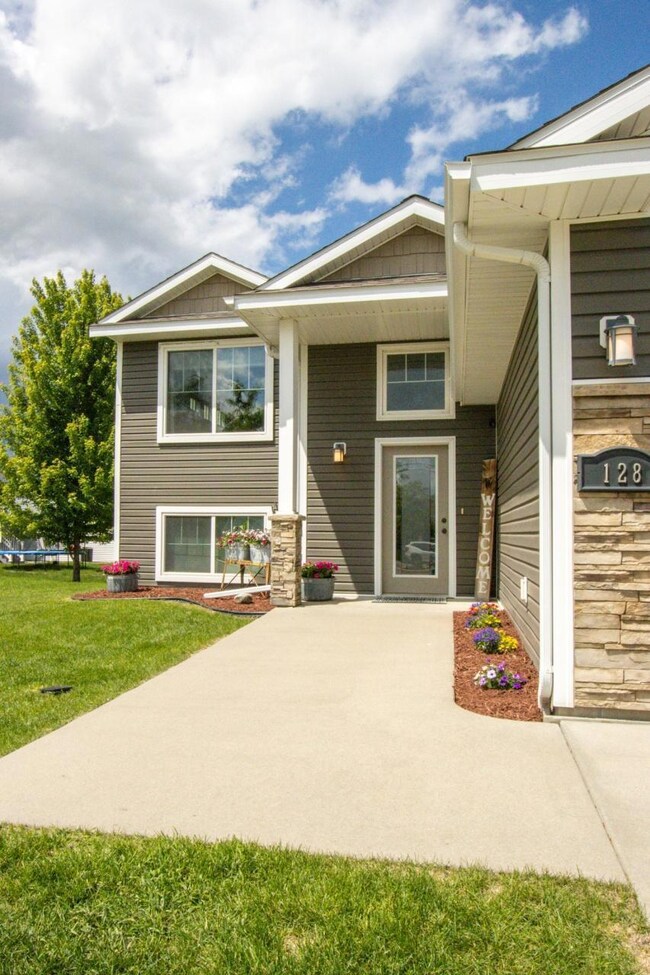 128 Timberwolf Ct, Mankato, MN 56001 - photo 3
