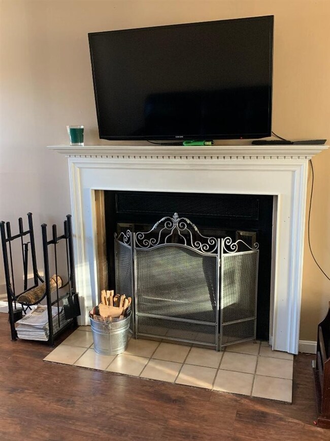 9 Nathan Ct, Nashua, NH 03064 - photo 5