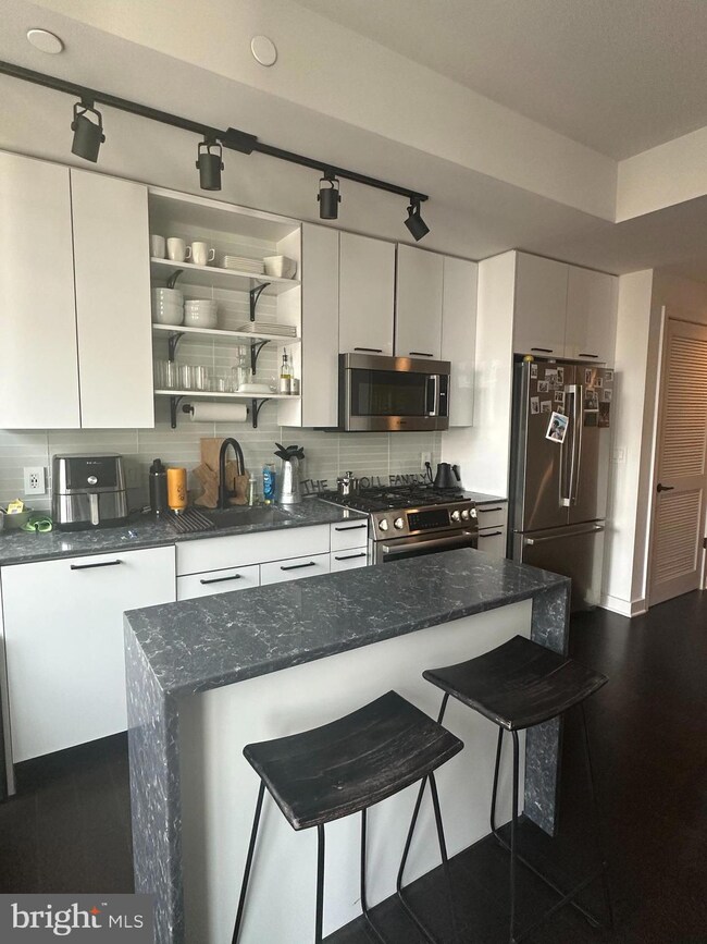 eNvy unit N910, Washington, DC 20024 - photo 2