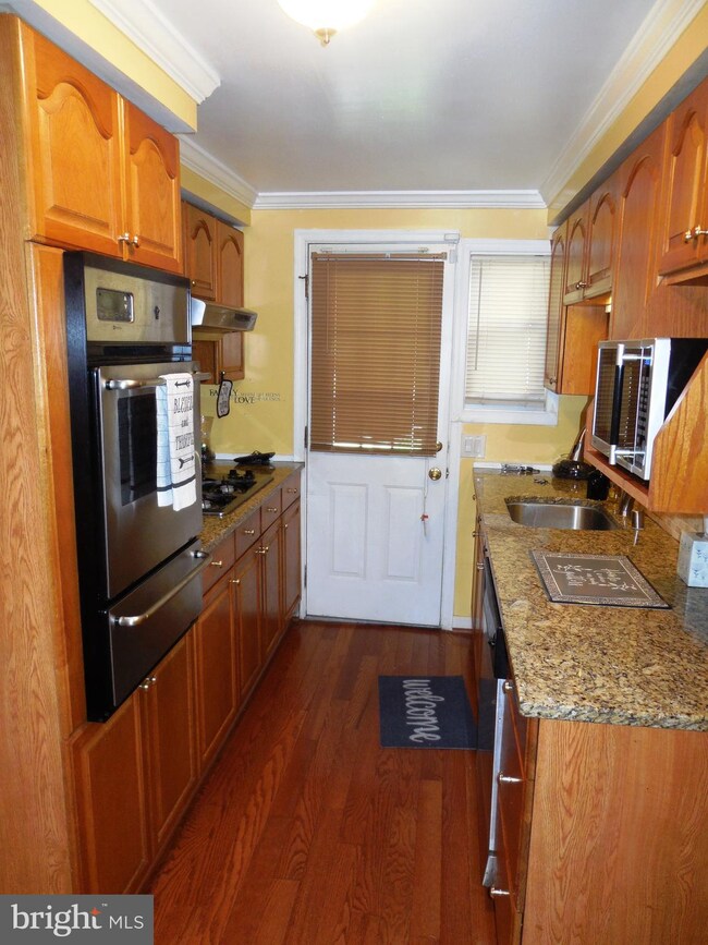 1035 Foxwood Ln, Essex, MD 21221 - photo 5