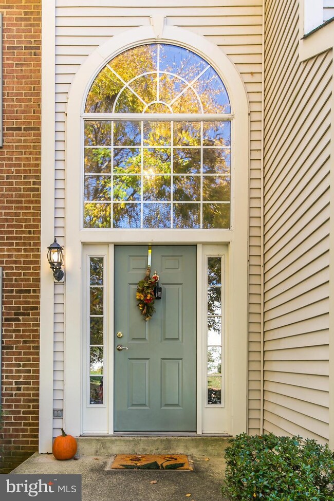 46579 Carlyle Ct, Sterling, VA 20165 - photo 2