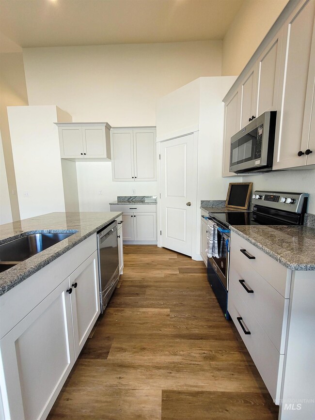 2440 Dorchester Ave, Burley, ID 83318 - photo 3