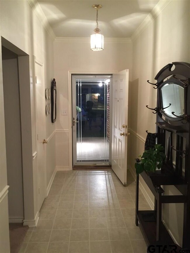 1521 1521 Rice Rd unit 102D, Tyler, TX 75703 - photo 3