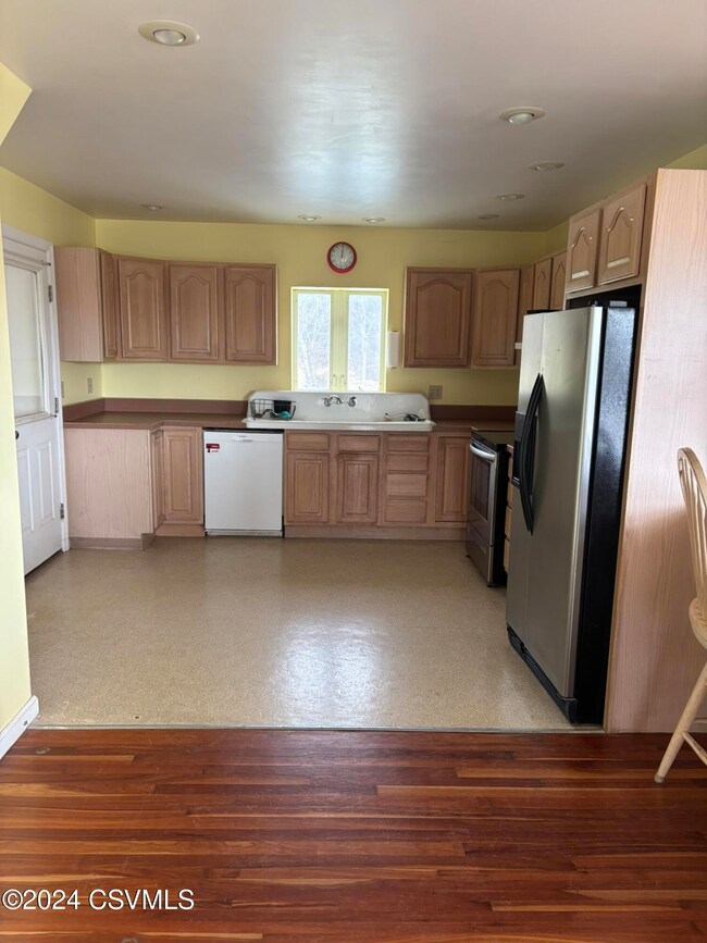 1301 Fort Titzell Rd, Lewisburg, PA 17837 - photo 4