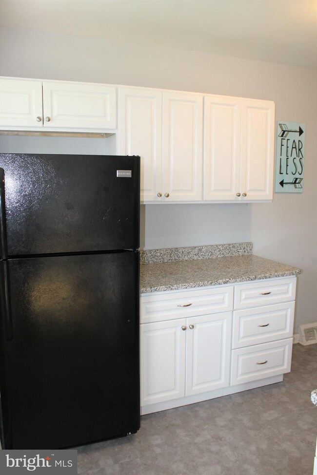 227 Beechwood Rd, Brookhaven, PA 19015 - photo 5