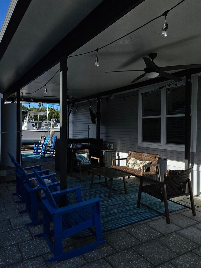 007 - Side Terrace