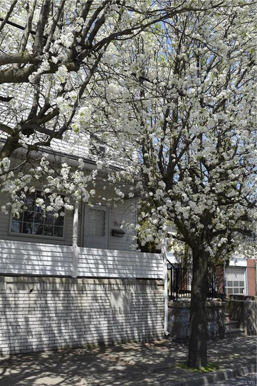 229 E Main St, Pen Argyl, PA 18072 - photo 3