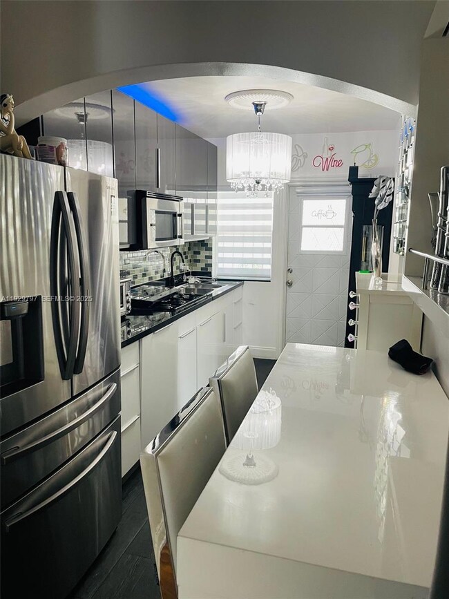 1027 Euclid Ave unit 3, Miami Beach, FL 33139 - photo 3