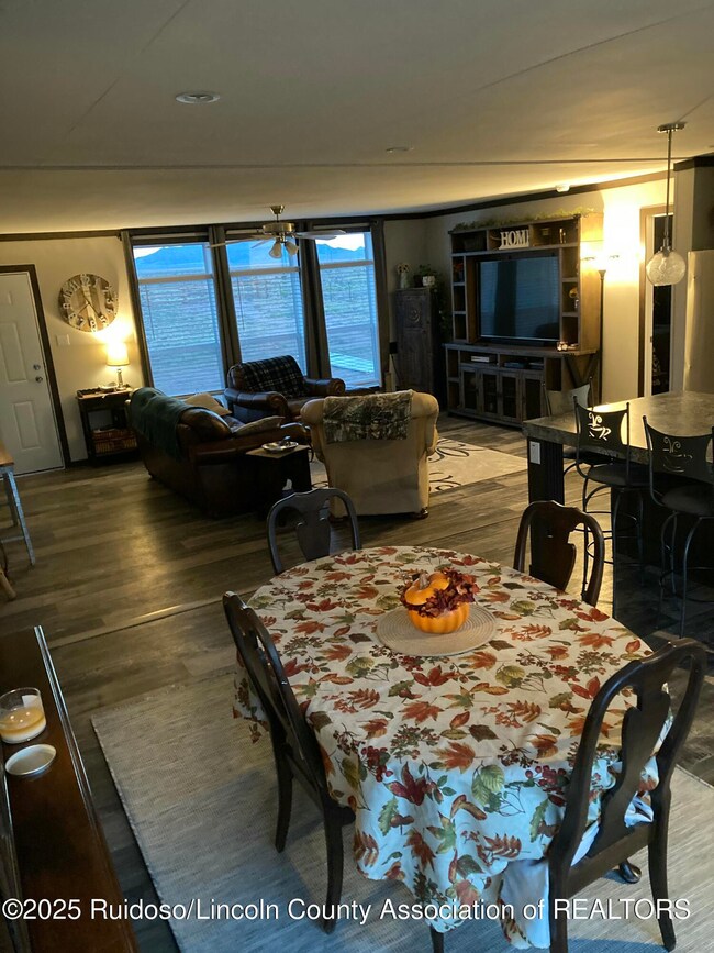 Living Room/Dining