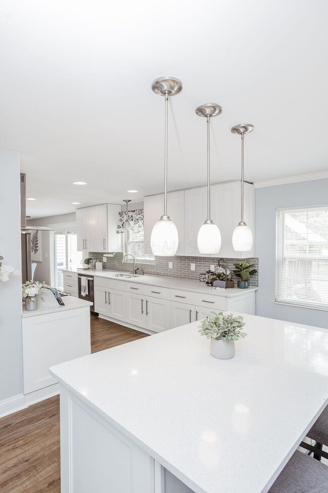 1704OakLeafLane-16