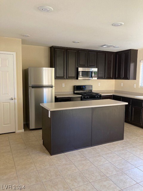 4673 Ametrine Ct, Las Vegas, NV 89139 - photo 5