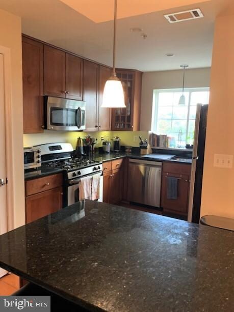 4151 S Four Mile Run Dr unit 303, Arlington, VA 22204 - photo 5