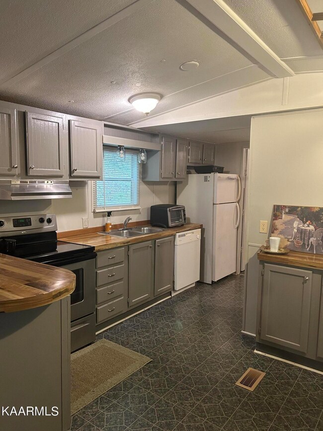 5970 Rocky Point Rd, Cookeville, TN 38506 - photo 3