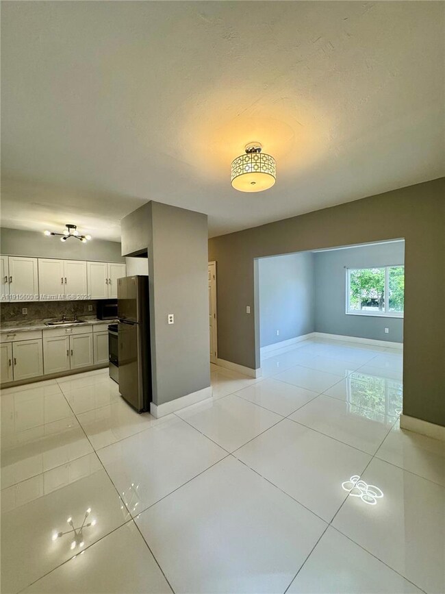 300 Mendoza Ave unit 3, Miami, FL 33134 - photo 2