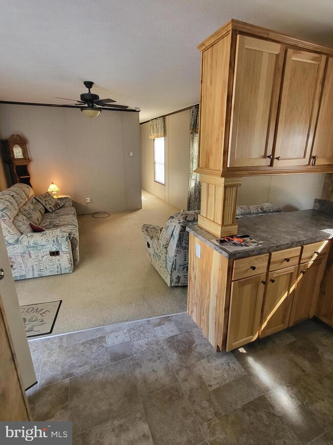 836 Latshaw Rd, Spring City, PA 19475 - photo 4