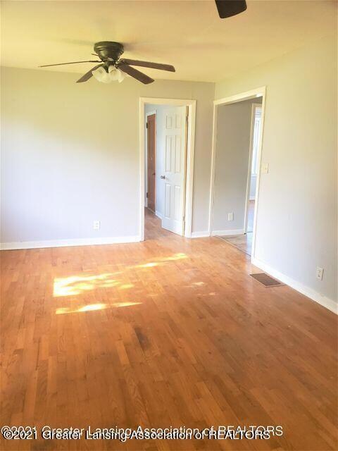 6051 Wise Rd, Lansing, MI 48911 - photo 5