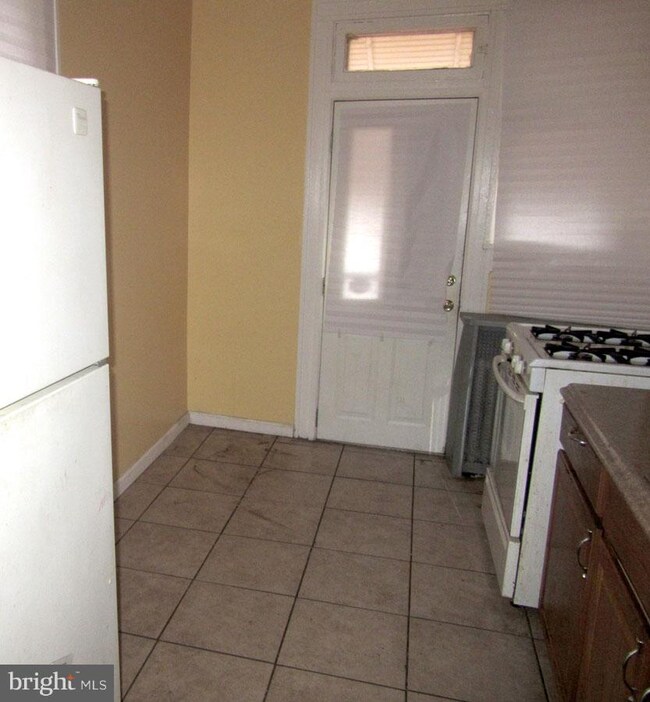 3227 Chesterfield Ave, Baltimore, MD 21213 - photo 5