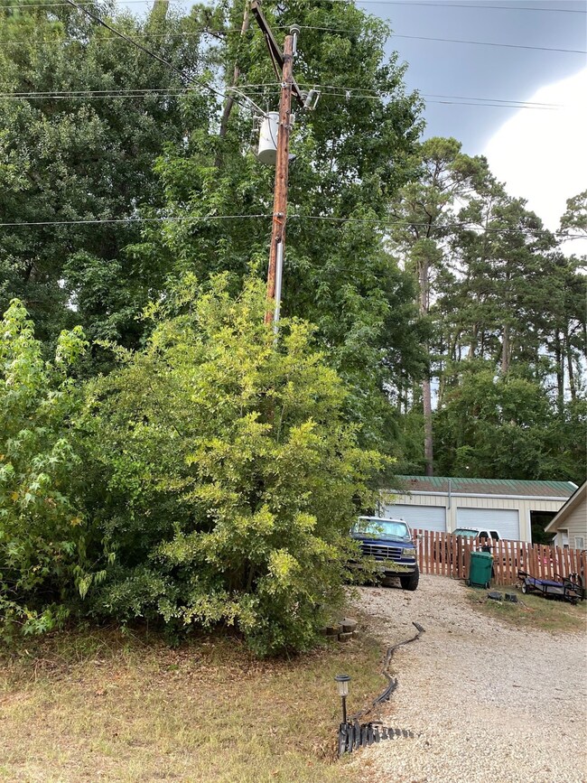 This pole is at the start of lot 10