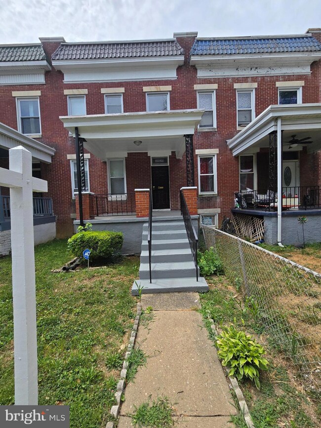 3929 W Mulberry St, Baltimore, MD 21229 - photo 2