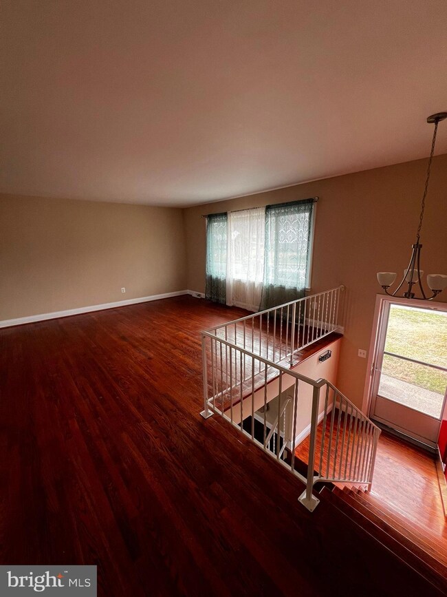 4150 Nichols Ct, Dumfries, VA 22026 - photo 2