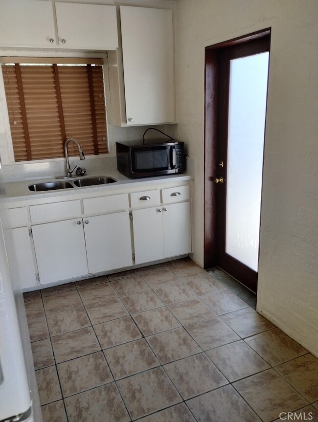 73544 Cedar Dr unit 2, Twentynine Palms, CA 92277 - photo 6