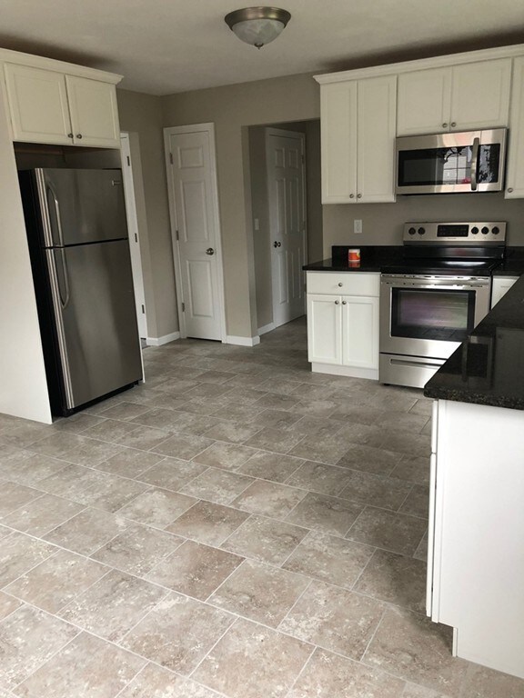 10 Farnum St, Blackstone, MA 01504 - photo 3