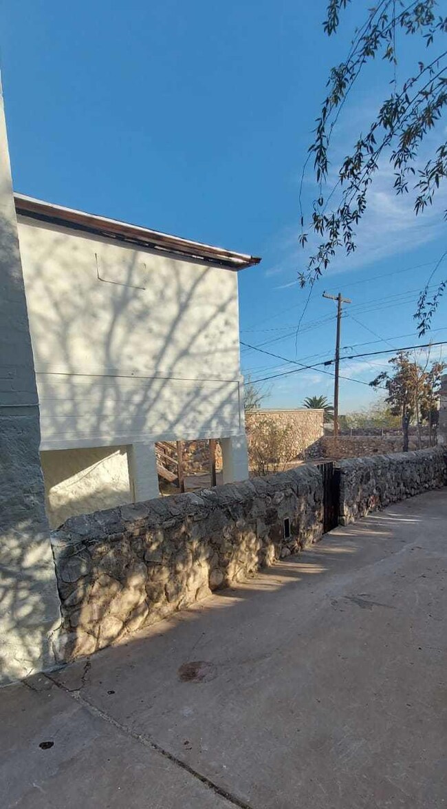 3204 Altura Ave, El Paso, TX 79930 - photo 6