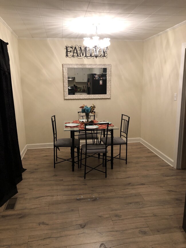 Separate dining area for entertaining! 941 Oak St, Lewisburg, TN 37091