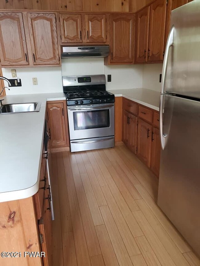 128 Marigold Ln, Milford, PA 18337 - photo 3