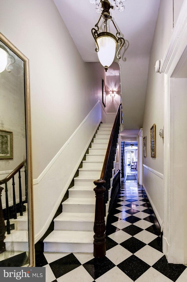 514 Cathedral St, Baltimore, MD 21201 - photo 2