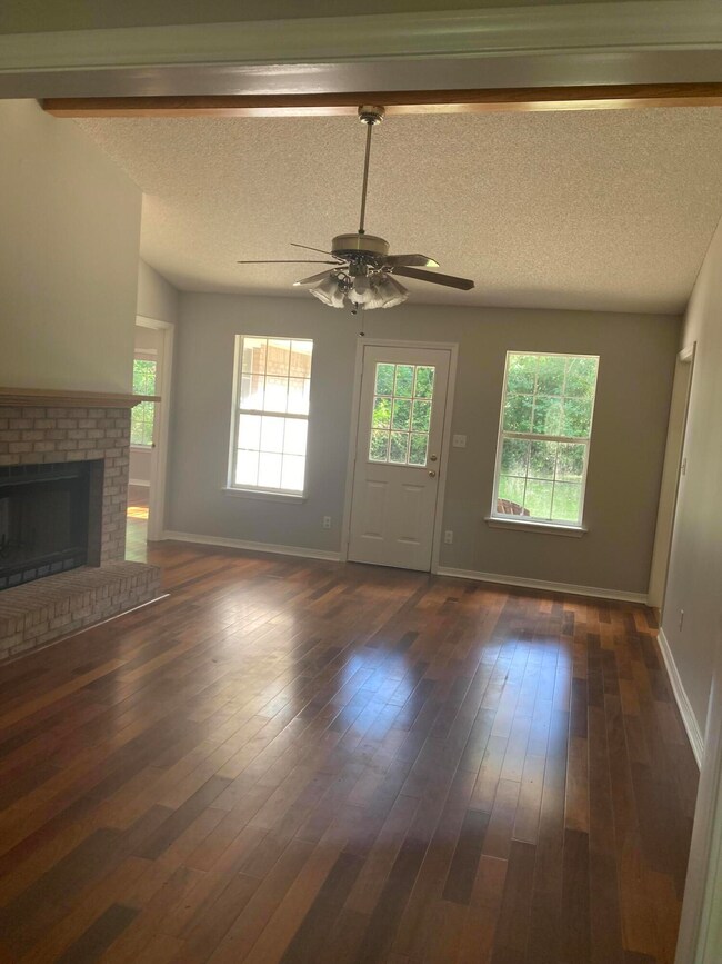 381 Delta Dr W, Hattiesburg, MS 39402 - photo 4