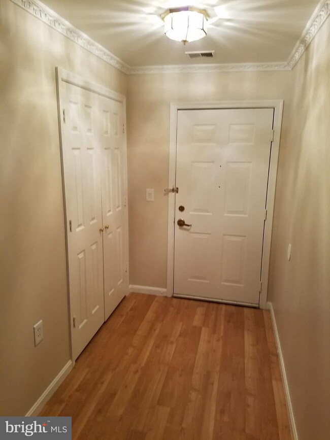 131 Timberbrook Ln unit 104, Gaithersburg, MD 20878 - photo 3