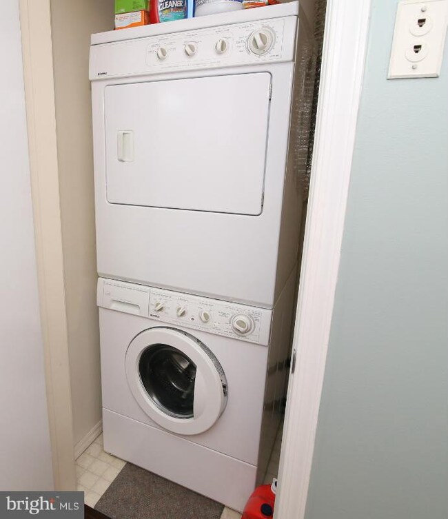 5700 Brewer House Cir unit T2, Rockville, MD 20852 - photo 7