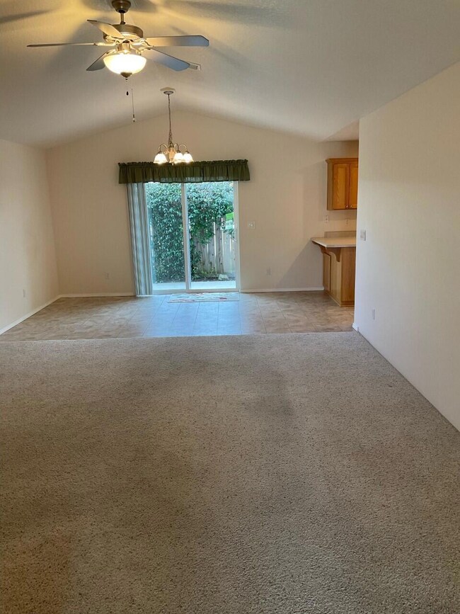 NW-dining area