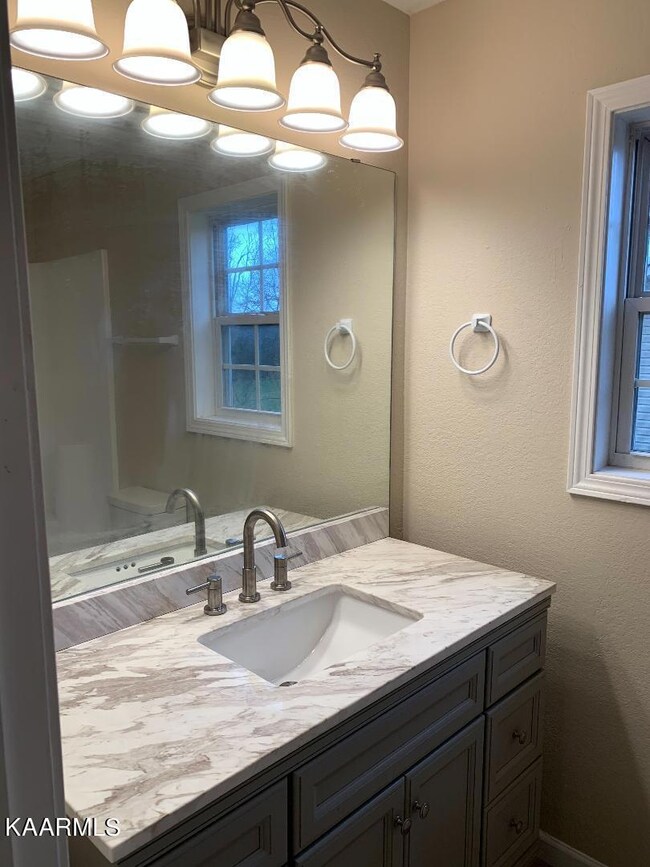 94 Lakyn Dr, Crossville, TN 38571 - photo 6