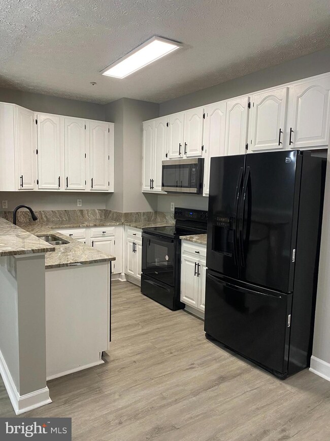 8300 Wades Way, Jessup, MD 20794 - photo 4