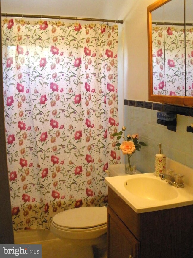 1020 Middlesex Rd, Essex, MD 21221 - photo 5