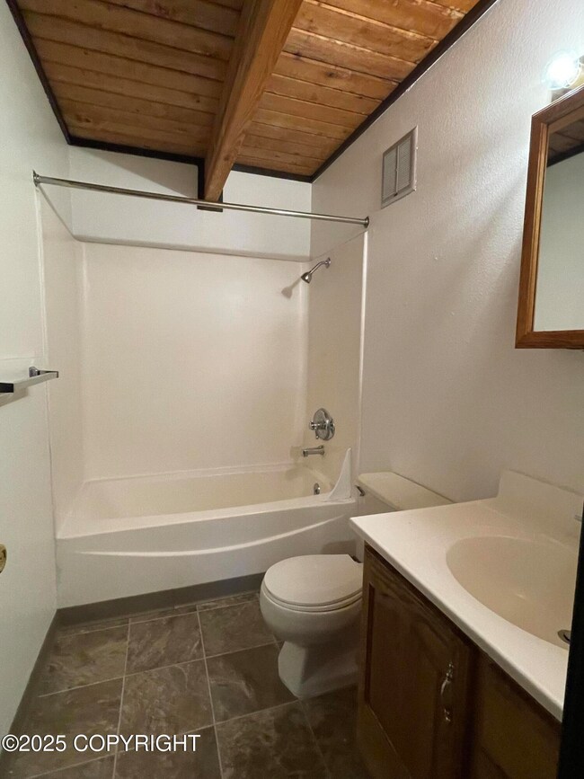 2805 W 31st Ave unit 14, Anchorage, AK 99517 - photo 6