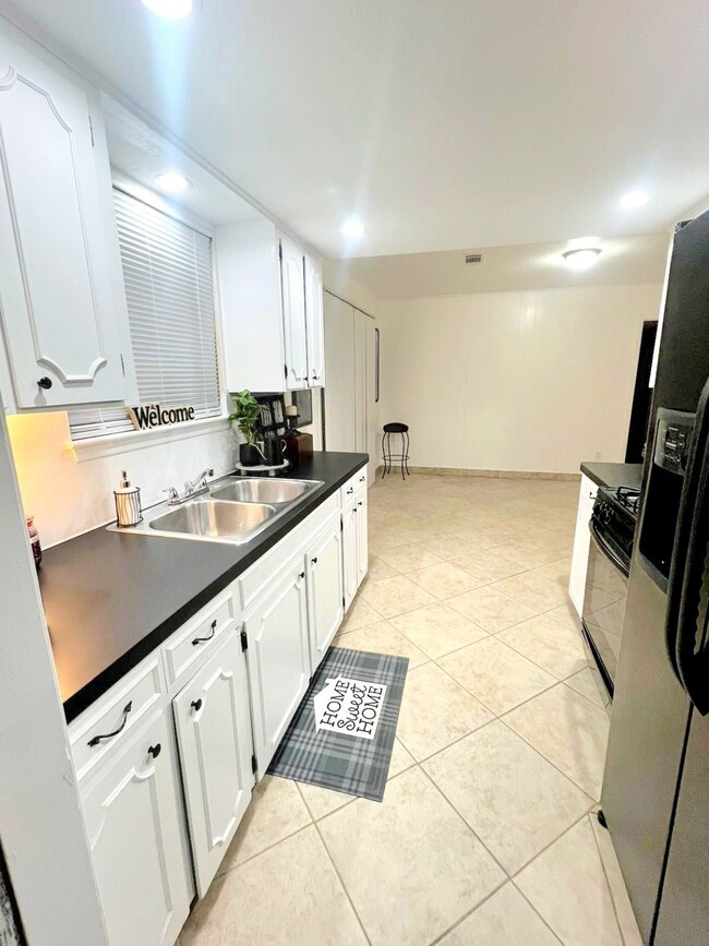 7625 Parker Rd, Houston, TX 77016 - photo 4