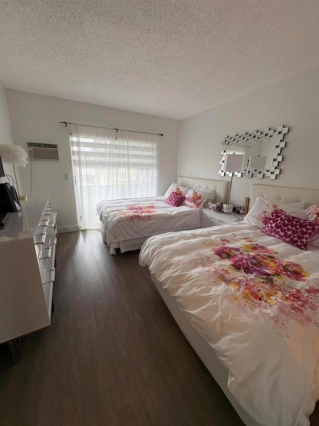 138 Waltham F, West Palm Beach, FL 33417 - photo 4